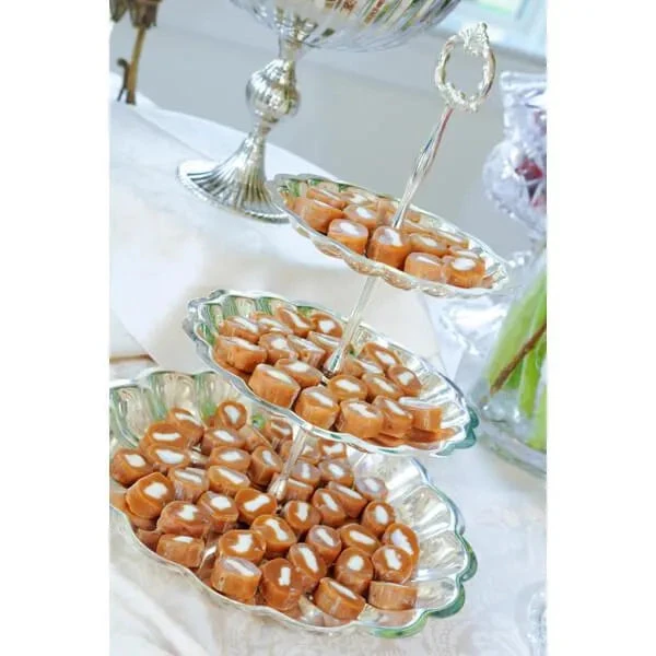 Goetze's Caramel Creams Bulls Eyes Candy - Vanilla: 5LB Bag 5 Goetze's Caramel Creams Bulls Eyes Candy - Vanilla: 5LB Bag - Image 3